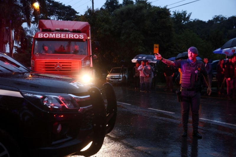 Brazilian plane spins before crashing, killing all 61 on board