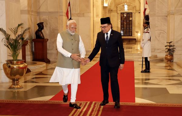 创始成员印度力挺加入金砖 安华邀请总理莫迪访马