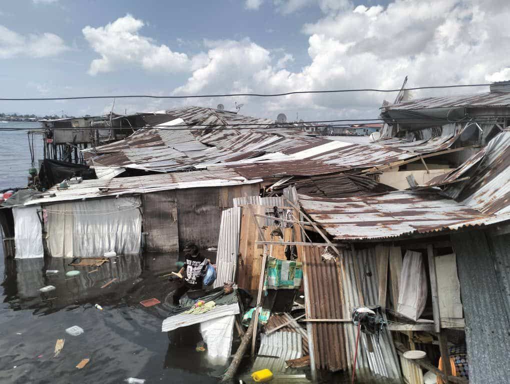 疑2水上屋结构不稳 造成196人家园被摧毁