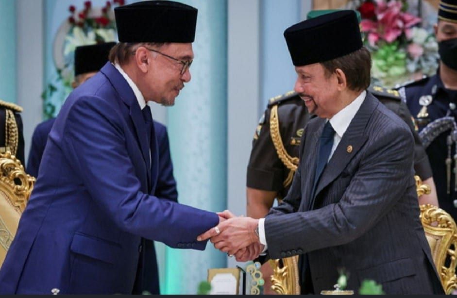 安华今抵达汶莱王宫出席马汶领导人会议