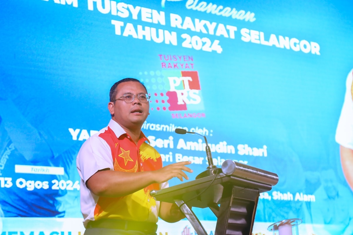 Amirudin vows continued leadership amid talk of Cabinet reshuffle