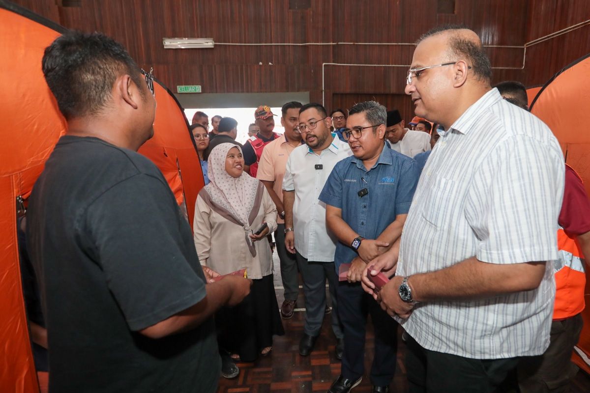 MBI agih bantuan tunai, tuala wanita untuk mangsa banjir Hulu Bernam