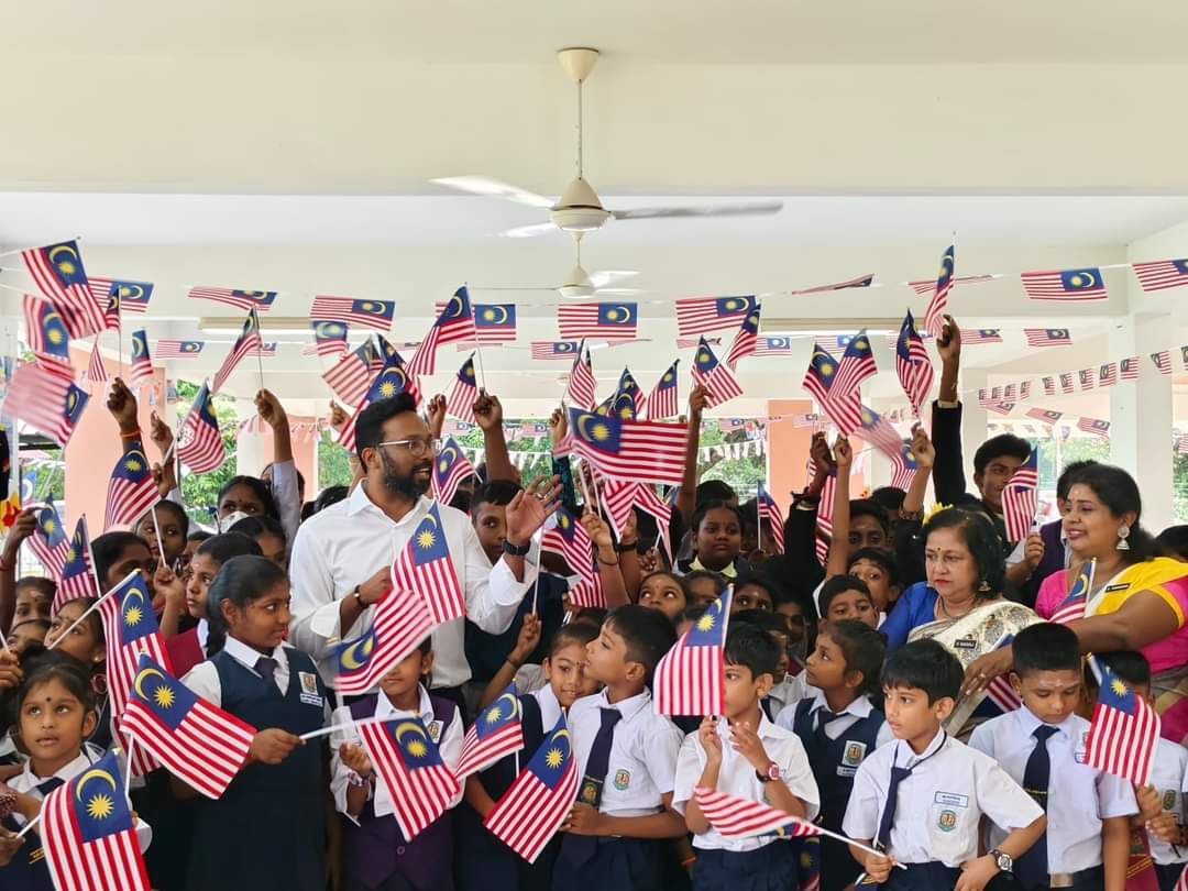 சீபீல்டு தமிழ்ப்பள்ளியில் தேசிய மாத தொடக்க விழா- சட்டமன்ற உறுப்பினர் பிரகாஷ் சிறப்பு  வருகை