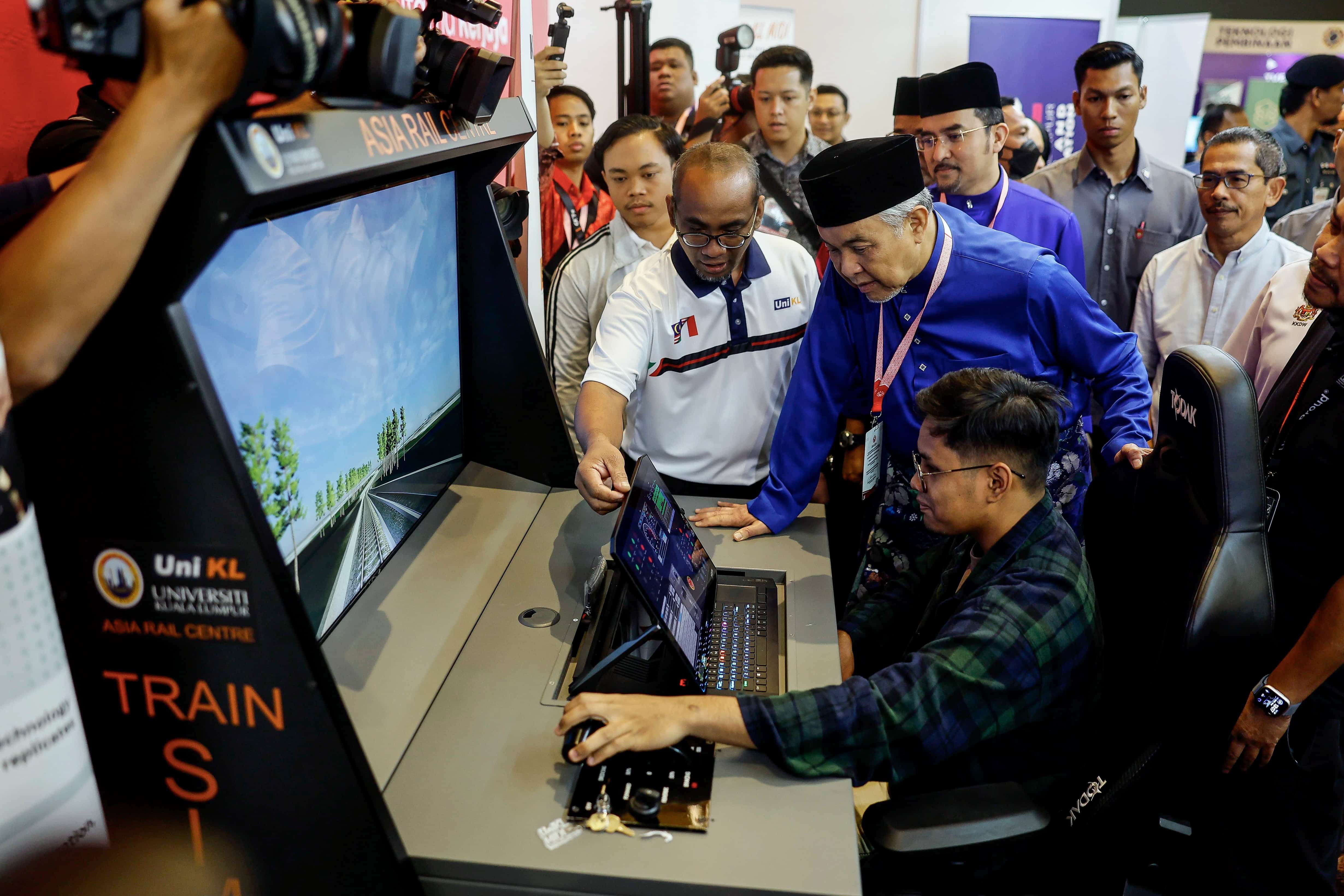 扎希：设网安学院培训人才  TVET元素纳入国民服务计划