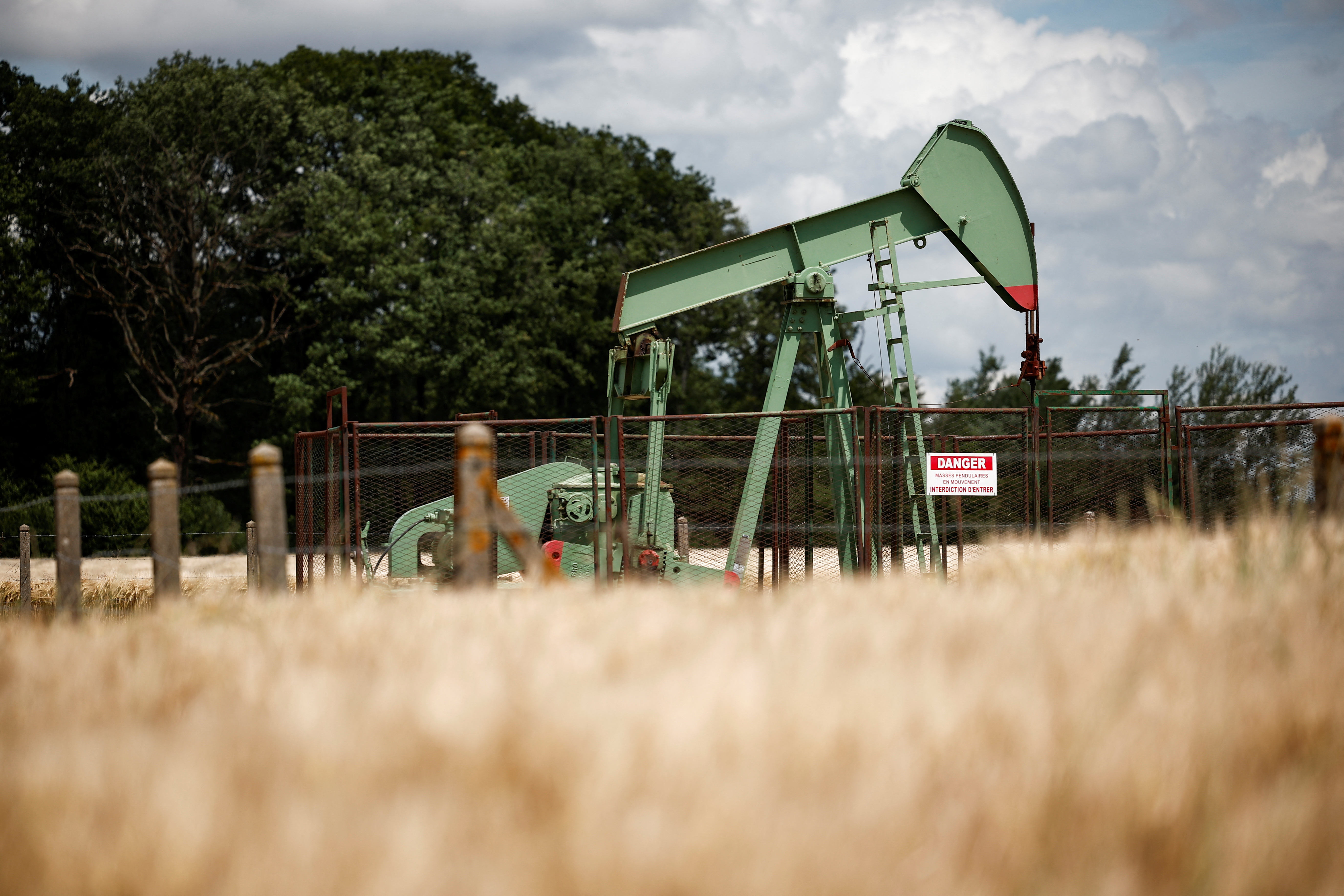Oil at eight-month lows as US recession fears offset Mideast tensions