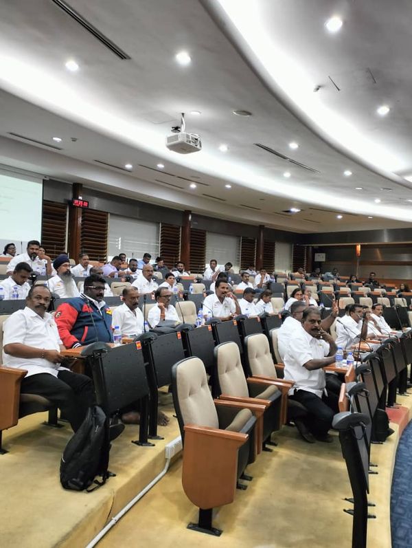 இந்தியர்களுக்குப் பயனளிக்கும் கருத்துகளைக் கொண்டு சேர்ப்பதில் இந்திய சமுதாய தலைவர்களின் பங்கு அளப்பரியது