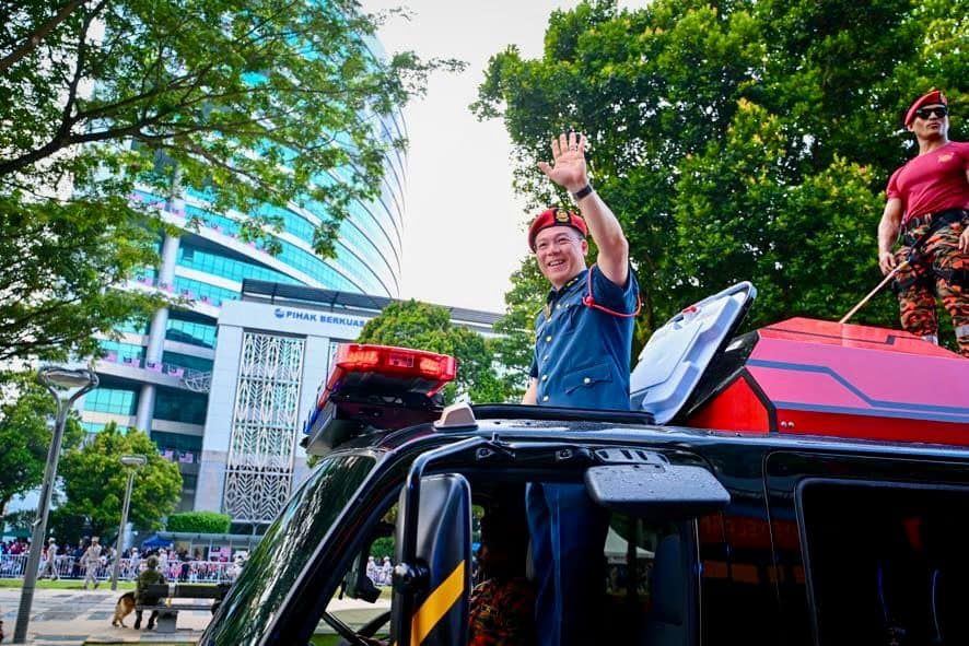 内阁部长史上首位  倪可敏亲自参与国庆游行