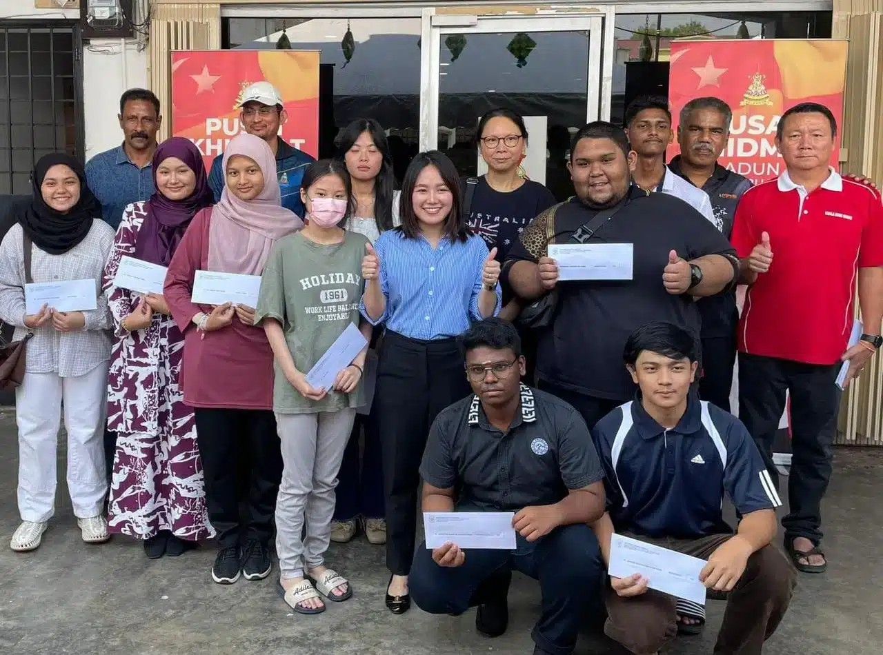 கோலா குபு பாரு தொகுதியில் 112 எஸ்பிஎம் மற்றும் எஸ்டிபிஎம் மாணவர்களுக்கு ஊக்கத்தொகை வழங்கப்பட்டது