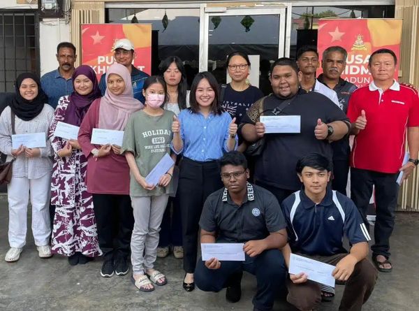 கோலா குபு பாரு தொகுதியில் 112 எஸ்பிஎம் மற்றும் எஸ்டிபிஎம் மாணவர்களுக்கு ஊக்கத்தொகை வழங்கப்பட்டது