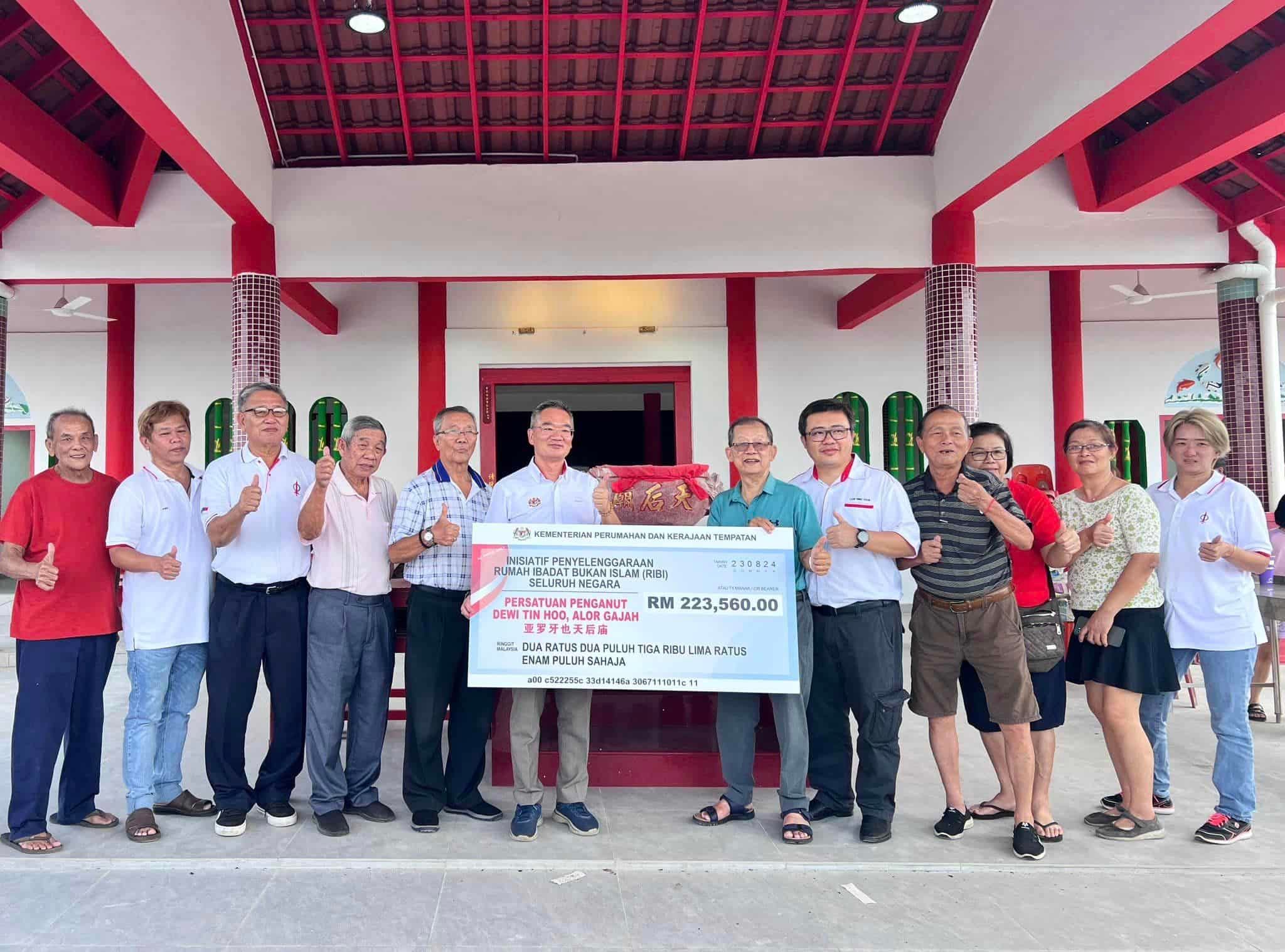 亚罗牙也百年古庙去年遭天灾侵袭   喜获房地部拨22万作为修复基金