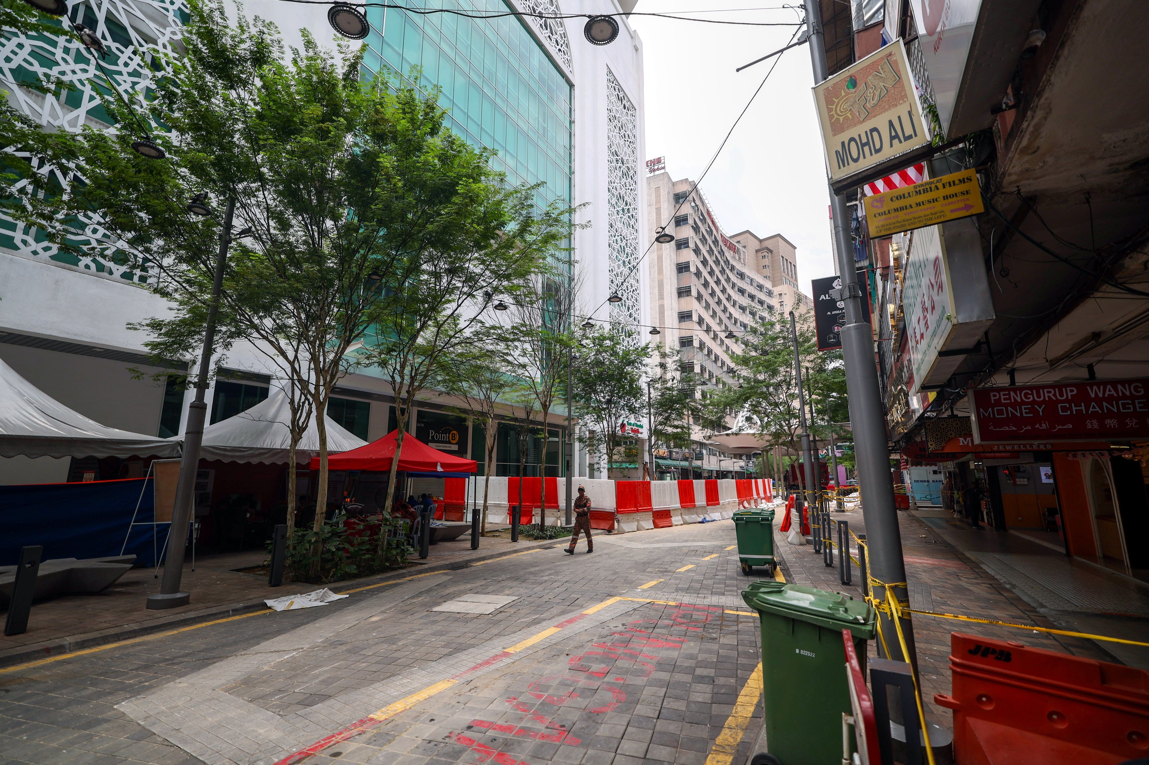 【首都地陷事故】直辖区部长：安全因素  搜寻行动即起停止