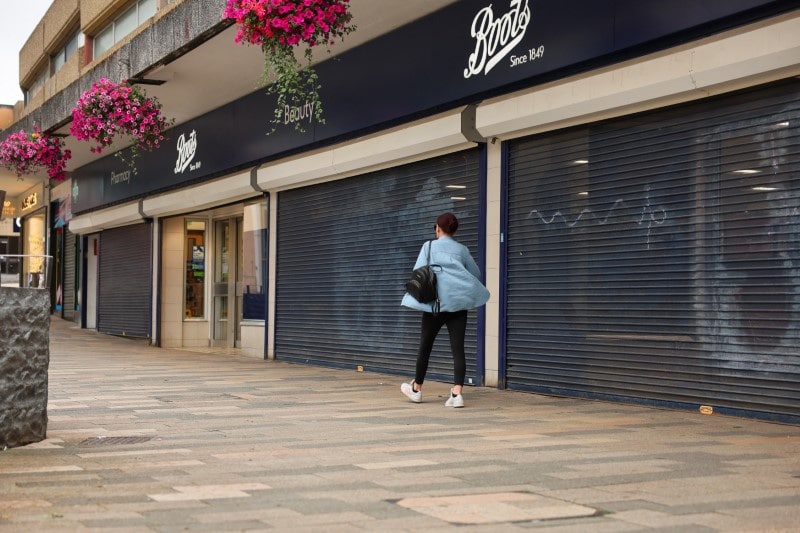 UK takes steps to prevent racist riots resuming at weekend