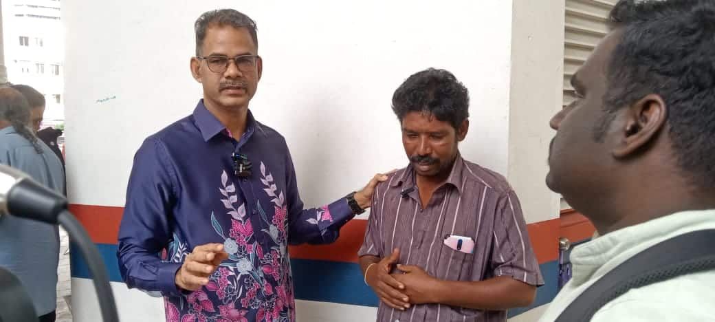 【印度清真寺路地陷】巴巴莱都昨慰问女游客丈夫