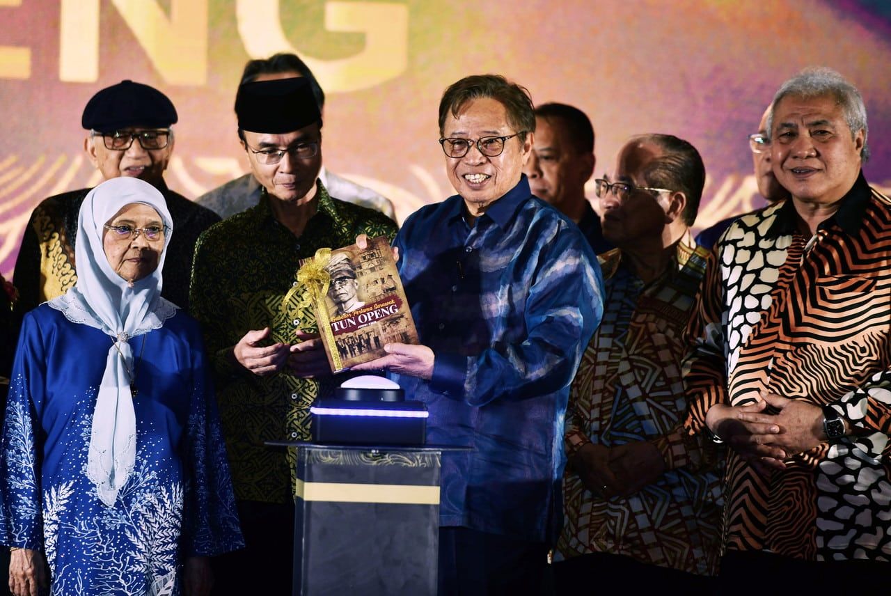 阿邦佐：额外拨款   发展砂州关卡基建