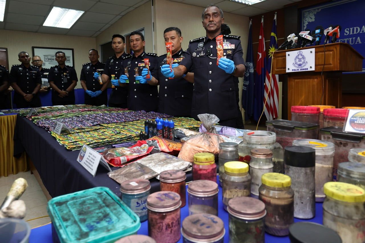 利用民宅炼毒和包装毒品   柔佛警方捕7男女.追查首脑下落