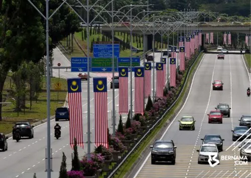 开斋节后办交通计划汇报会  柔大臣冀速批高架智轨列车