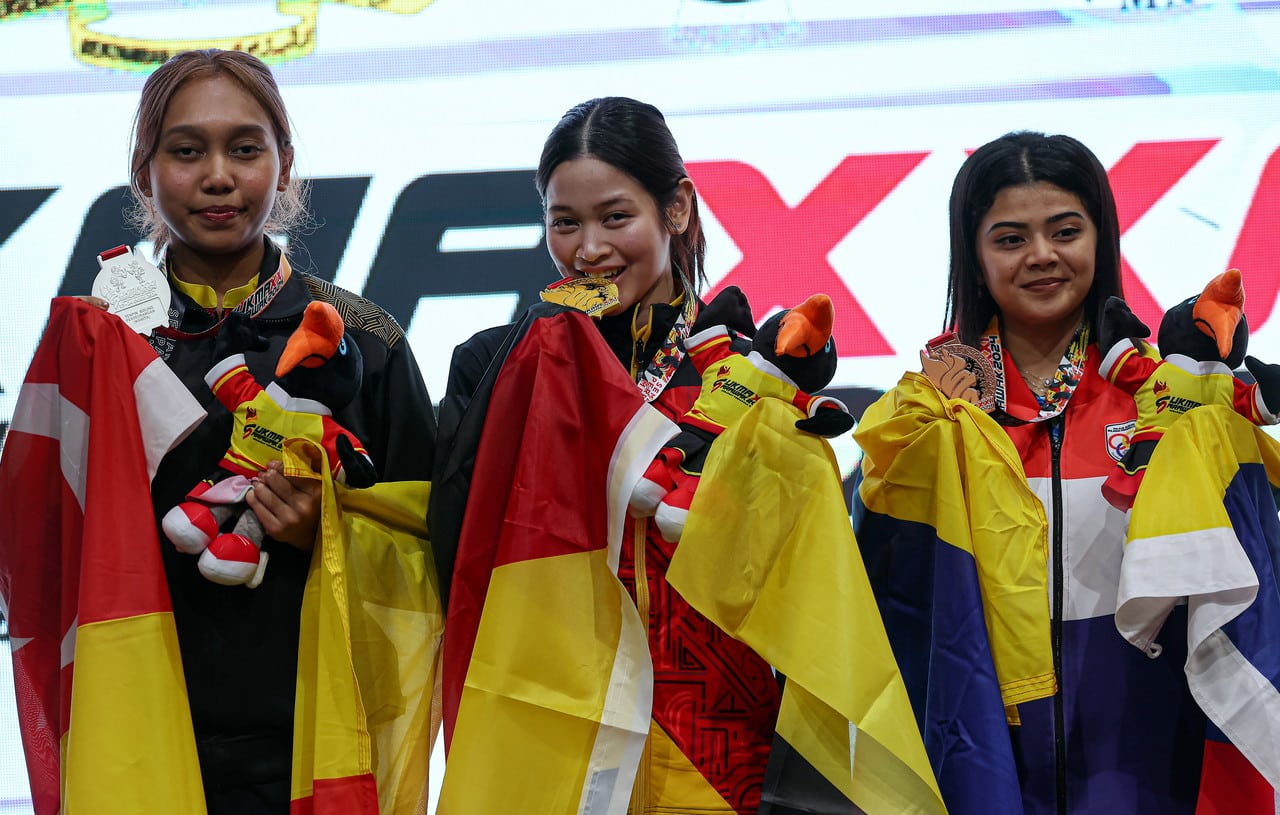 Sukma 2024: Adania celebrates silver in women’s singles tenpin bowling