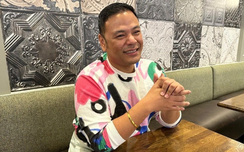 “白衣天使”回流进退两难  侨民建立友谊缓解思乡情