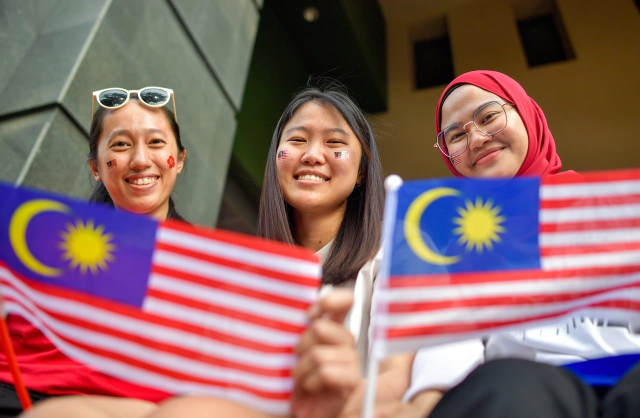 暂无必要制定反种族歧视法令 艾伦：10项法律条文足以应付