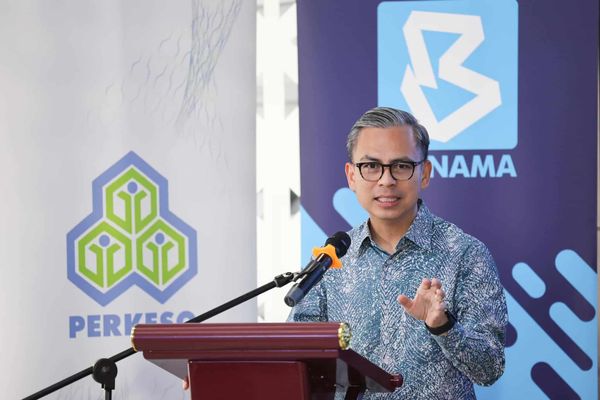 法米:社媒平台需标签注明AI内容贴