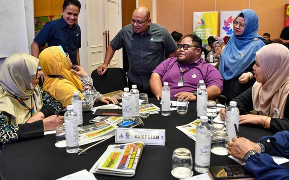 通讯委会MIV与社区有约  为网络安全增值防诈骗