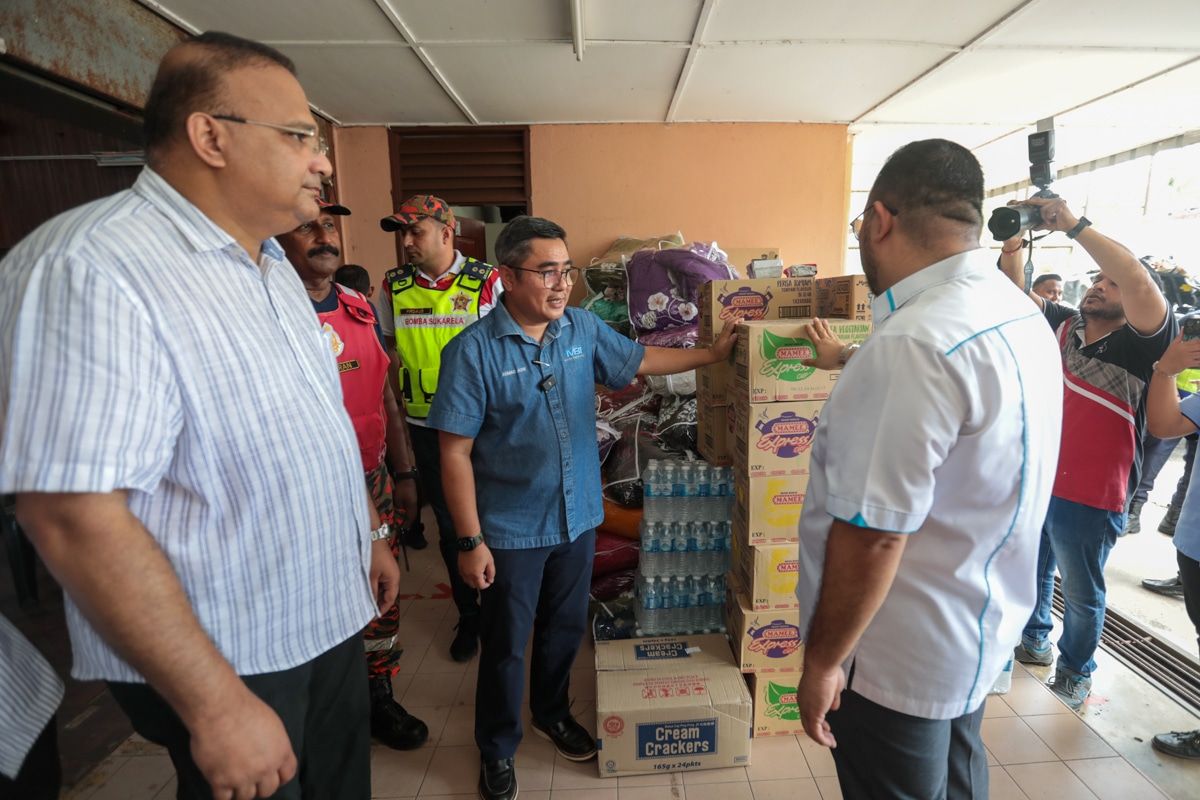 乌鲁安南数甘榜闪电水灾  雪大臣机构派物资及金援灾民