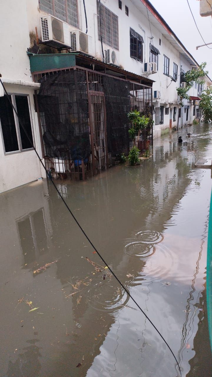 巴生2区水位达警戒危险水平 高阳苑.武吉拉惹等区今午闪电水灾