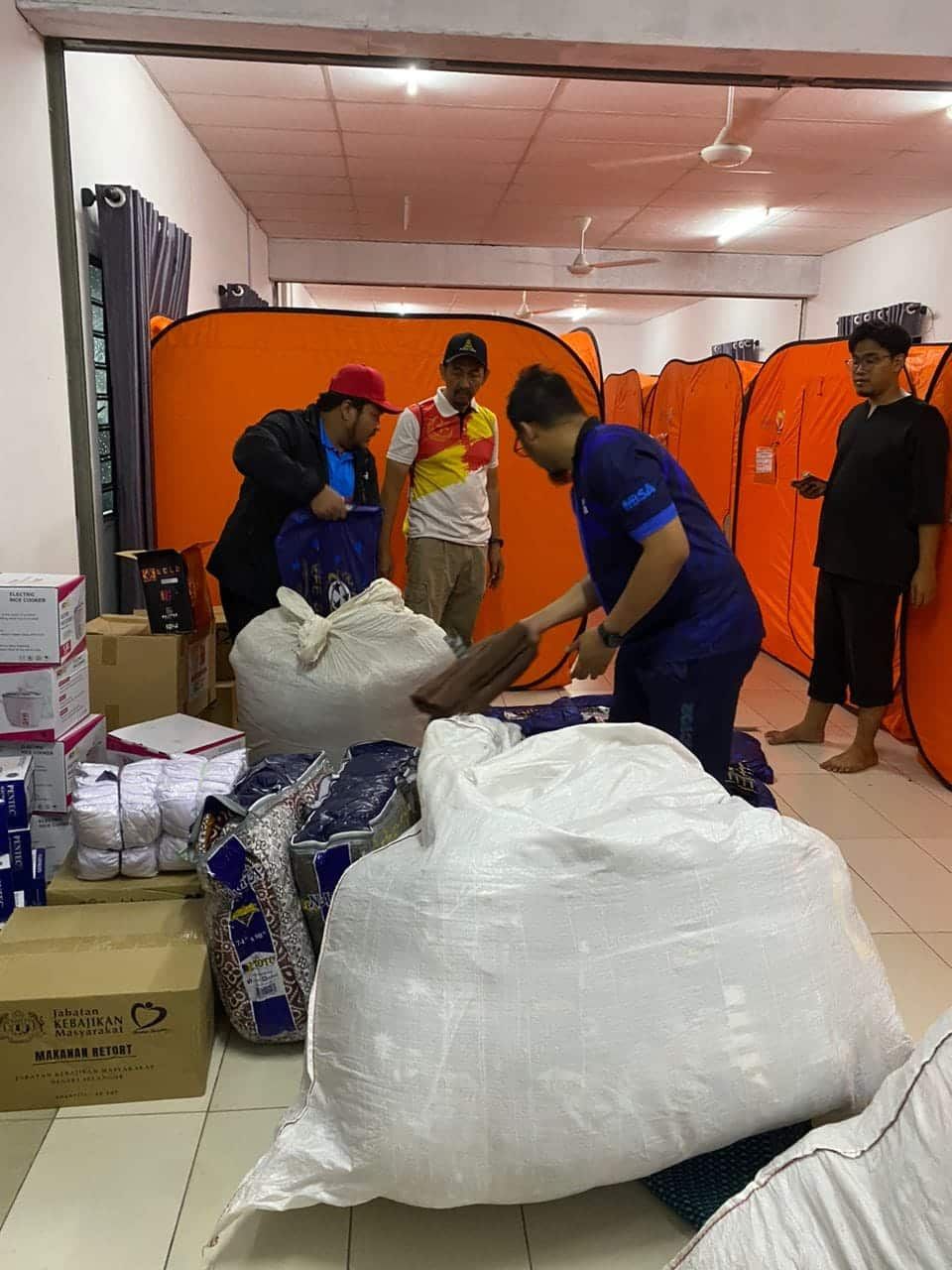 雪州今早启动3疏散中心 收容70家庭共303人