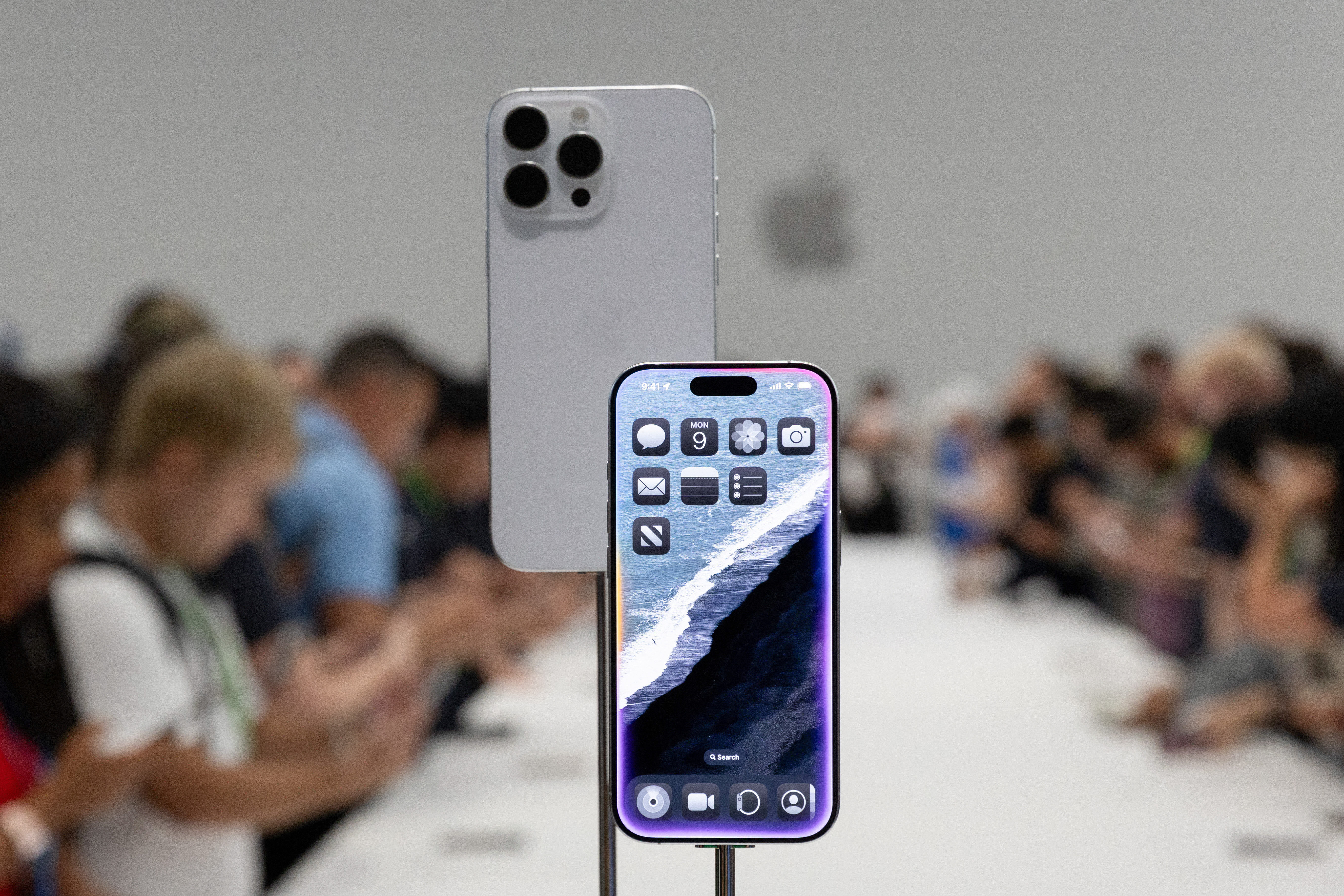 iPhone 16 buyers weigh options amid price differences