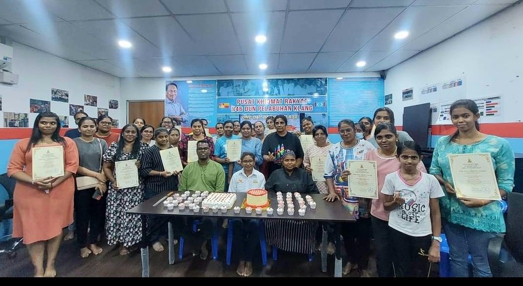 கோலக் கிள்ளான் தொகுதி கே.கே.ஐ. ஏற்பாட்டிலான கேக் தயாரிக்கும் பயிற்சியில் 45 பேர் பங்கேற்பு