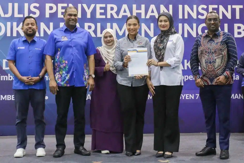 பேங் ரக்யாட்   அறவாரியம்  மூலம் 24,000க்கும் மேற்பட்ட மாணவர்கள் பயனடைந்தனர்