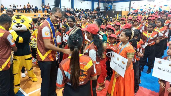 சிலாங்கூர் மாநில பெண்களுக்கான சிலம்ப போட்டி