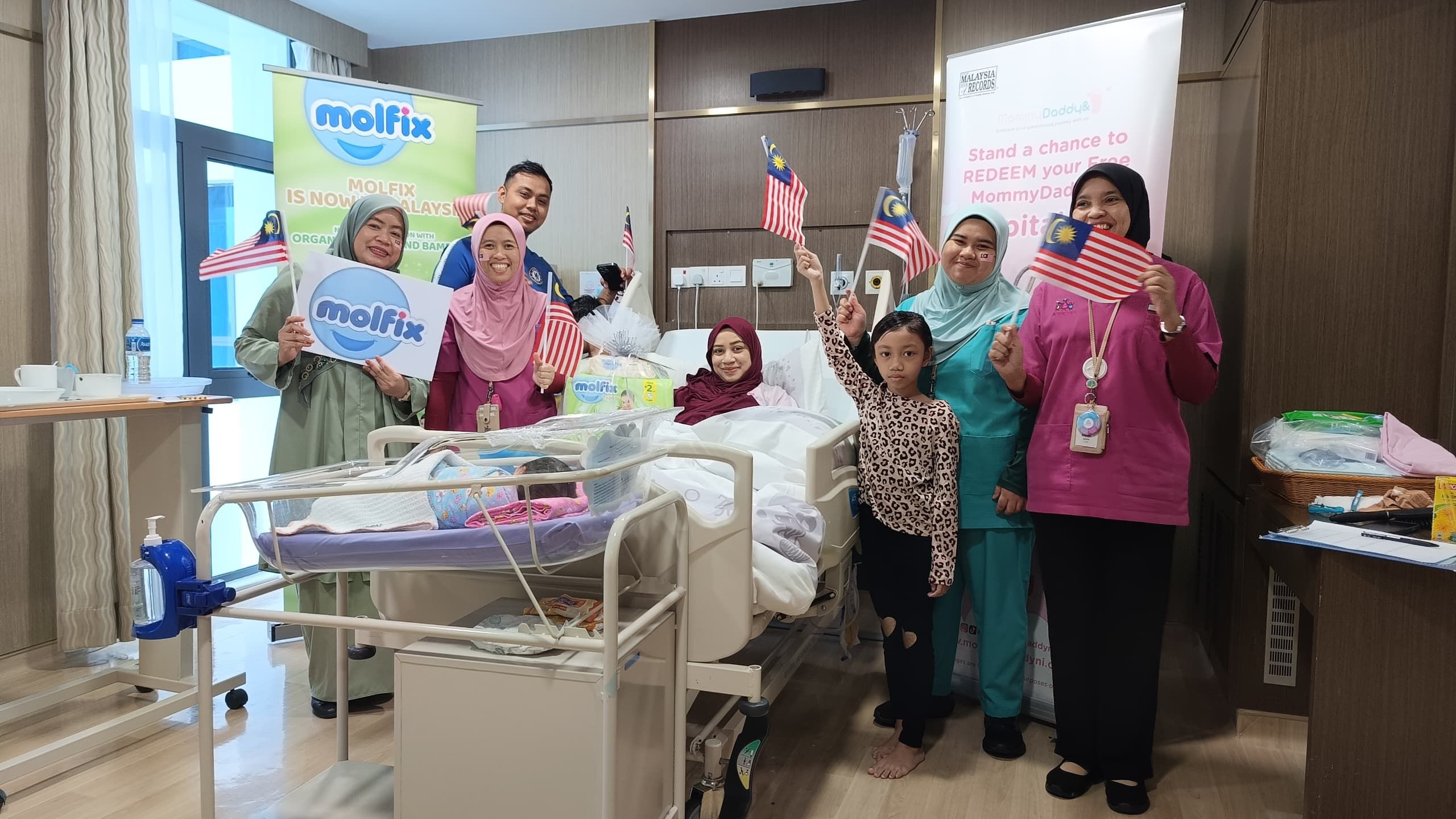 Molfix welcomes Merdeka babies at Klang Valley hospitals with MommyDaddy&i