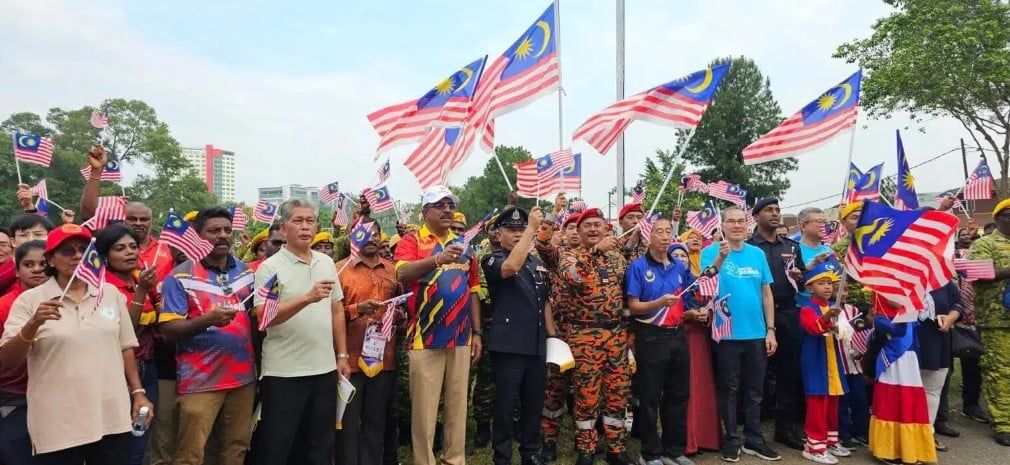 逾600人5地点共庆国庆 古纳拉冀促进各族团结精神