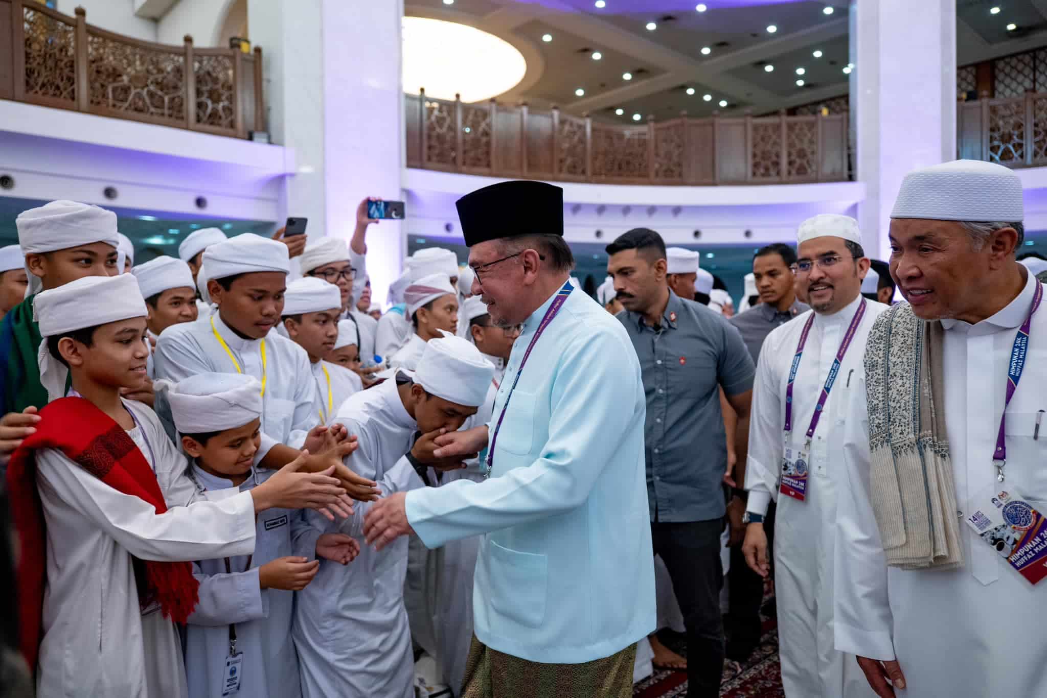 Tahfiz students must be equipped to face Islamophobia — PM