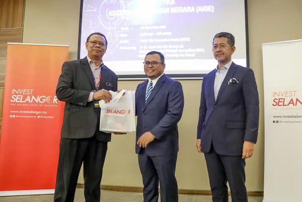 雪州受促量身定制AI指南 推广人工智能发展