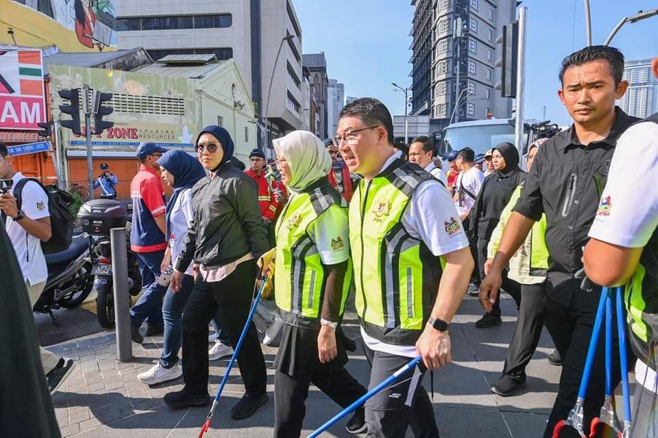 地方政府法令草案明年呈内阁  倪可敏：垃圾虫须洗水沟刷厕所