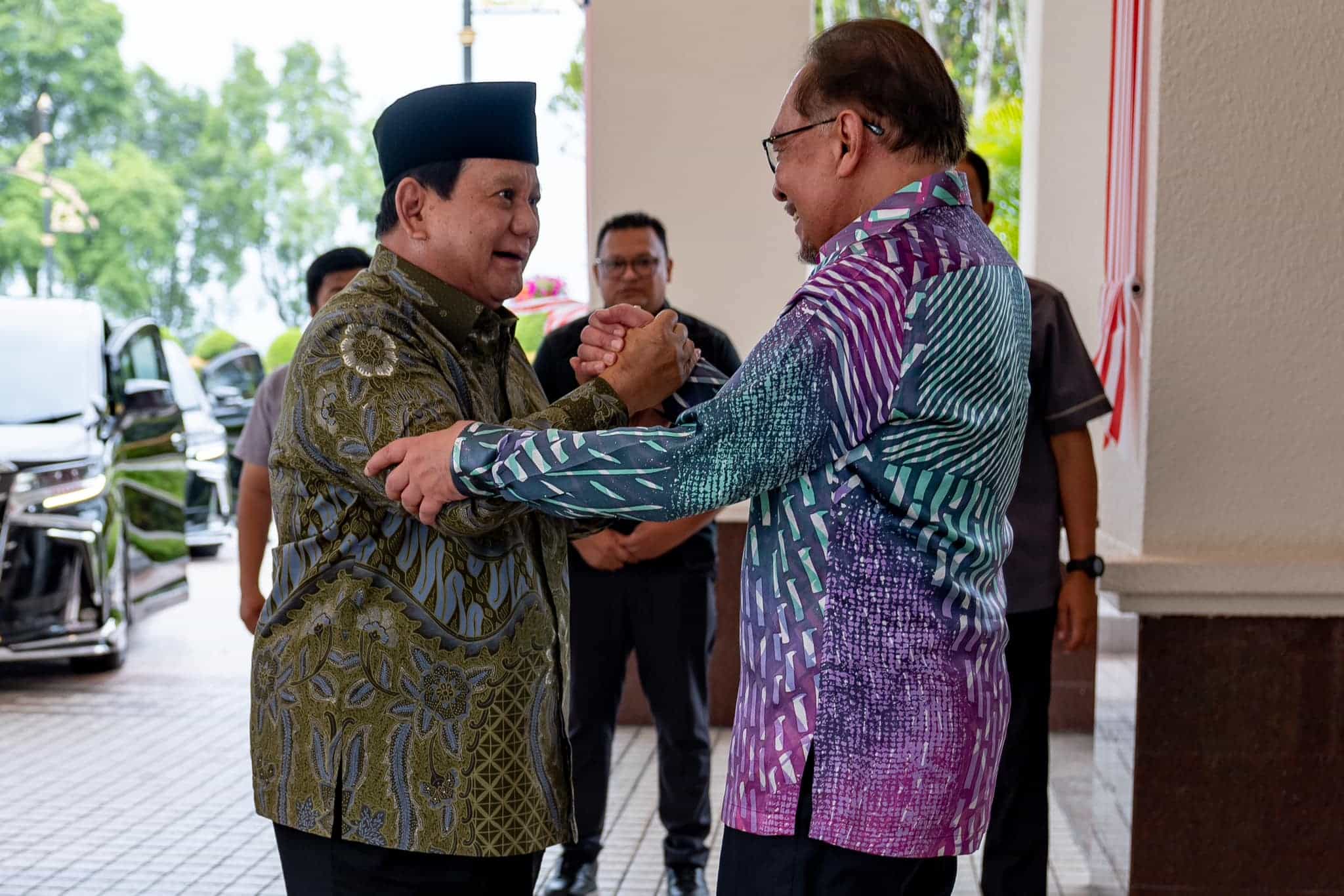 Anwar, Prabowo bertemu, tekad tingkat hubungan serumpun