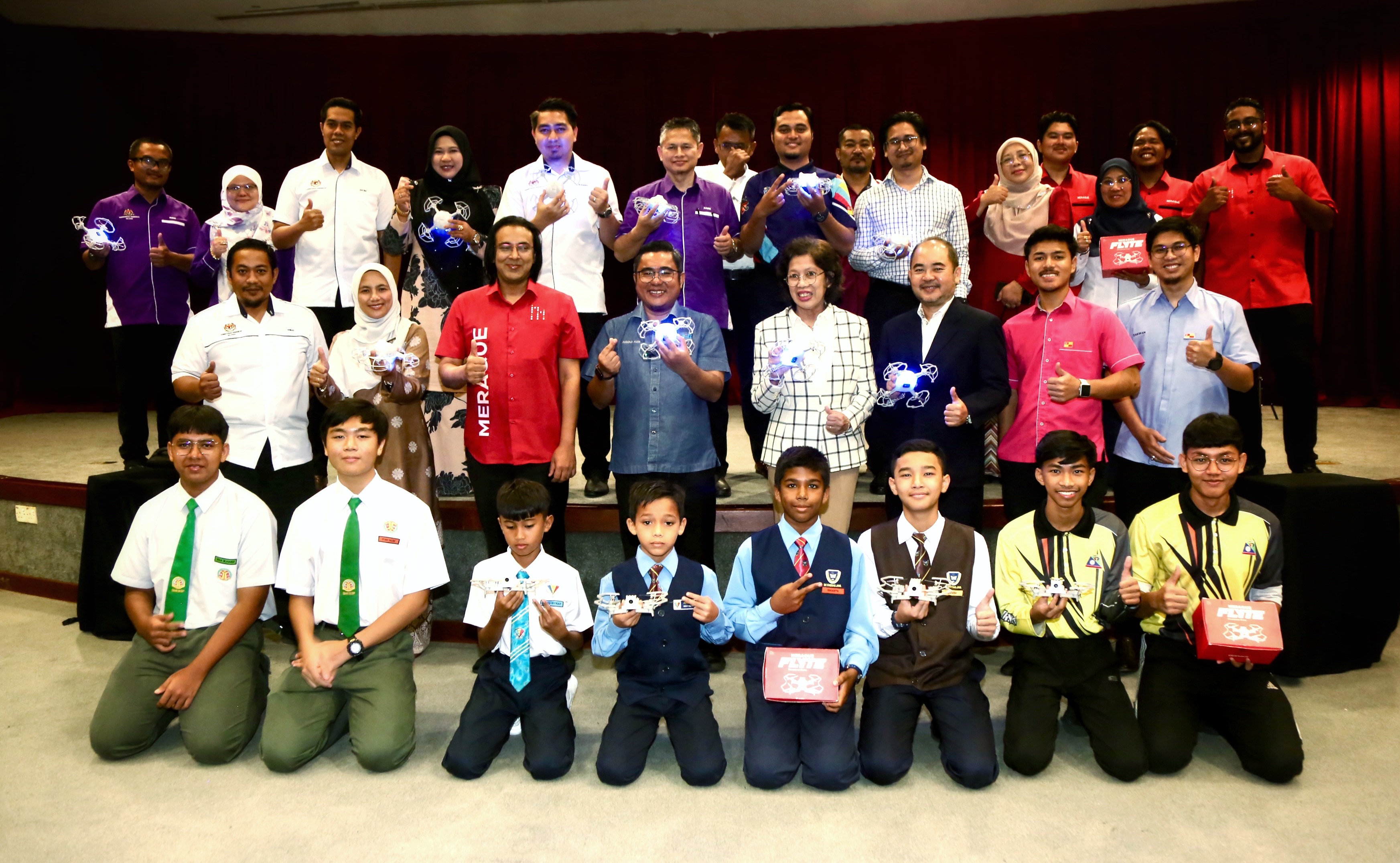 Yayasan MBI gives RM20,000 to four Kajang, Cheras schools for drone learning