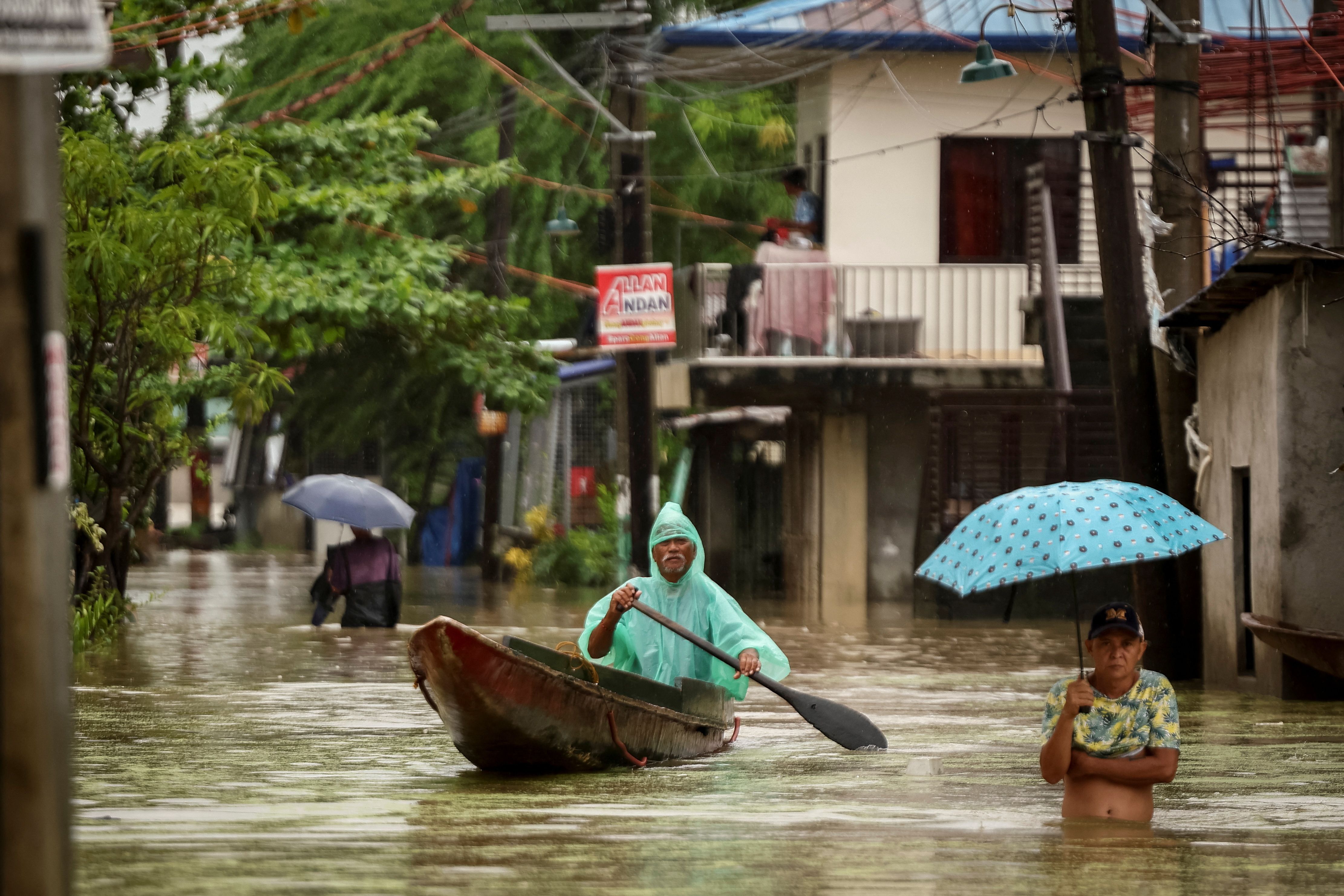 Super Typhoon Yagi makes landfall in south China's Hainan