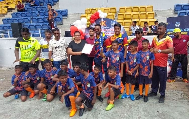 பள்ளிகளுக்கு இடையிலான கால்பந்து போட்டி மாணவர்களின் திறனை மேம்படுத்த உதவும்-  பிரகாஷ் நம்பிக்கை