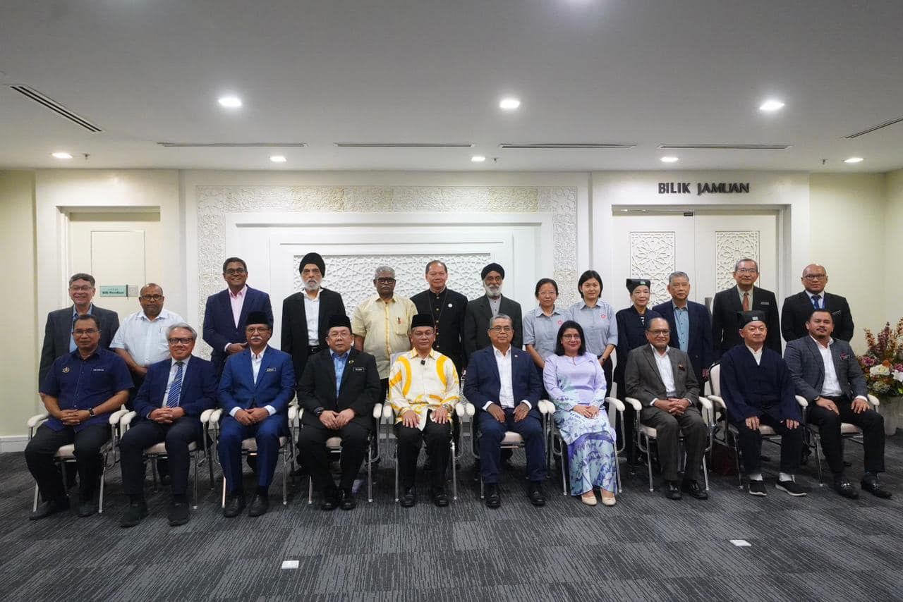 团结部.五宗教理会.部长三造会面  伊发展局官员课题达共识