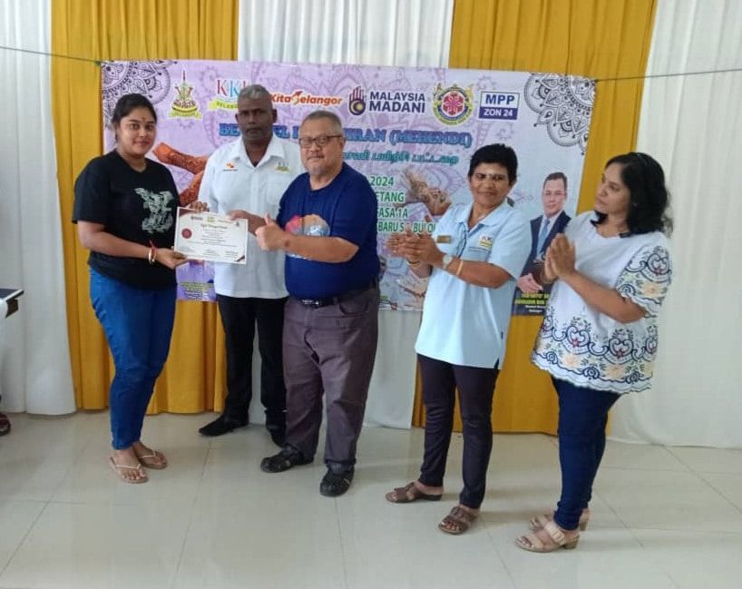 பாயா ஜெராஸ் தொகுதி கே.கே.ஐ.ஏற்பாட்டிலான மருதாணி பயிற்சிப் பட்டறையில் 30 பேர் பங்கேற்பு