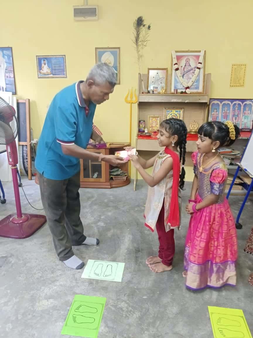 சரியான நேரத்தில்  தகுந்த உதவிகள், வழிகாட்டல்  வேண்டும் என்கிறார்  இந்திய  சமூகத் தலைவர் ஸ்ரீ செத்தியா  திரு. முத்து  