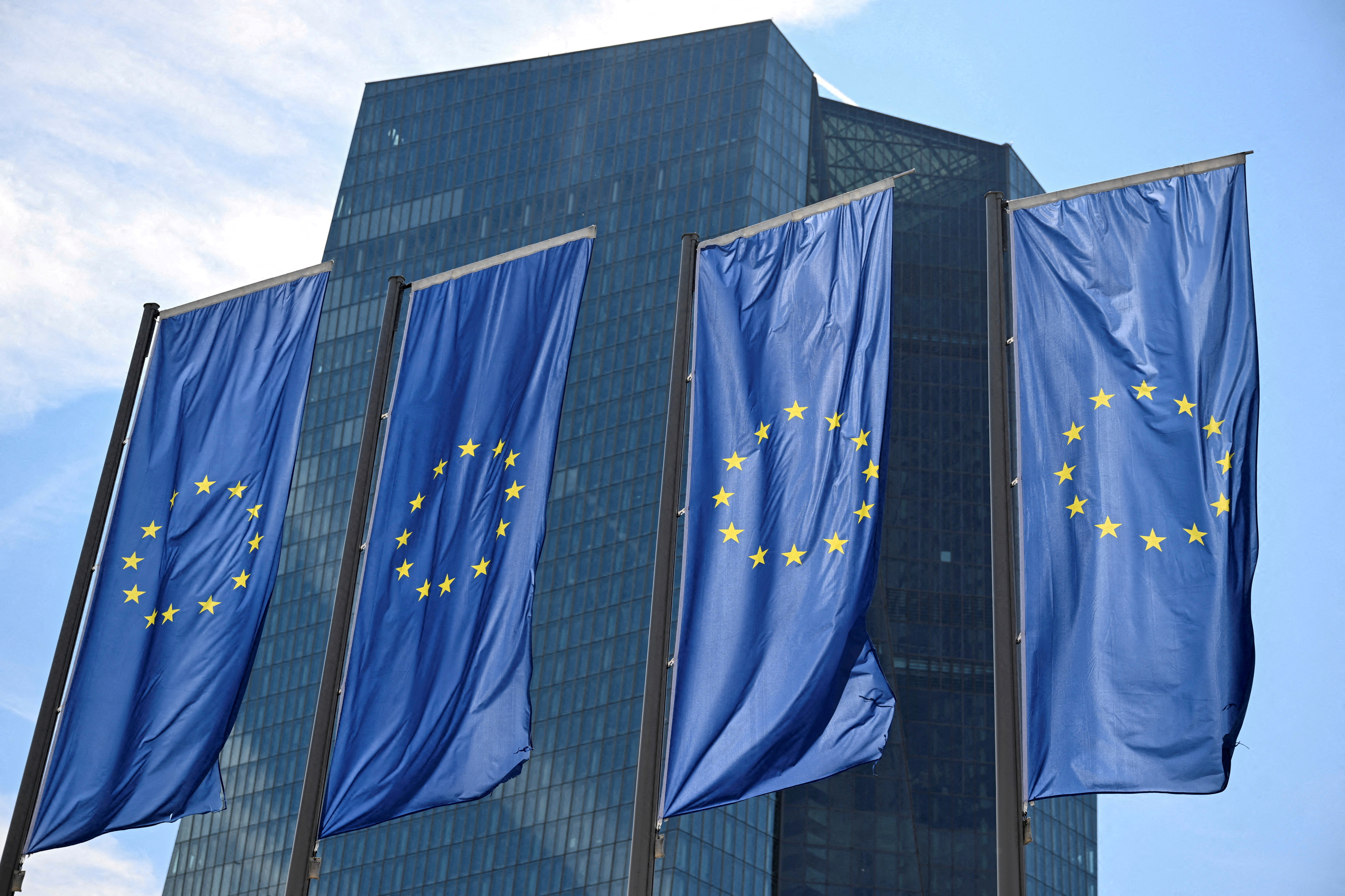 EU bars Chinese firms from major medical device contracts