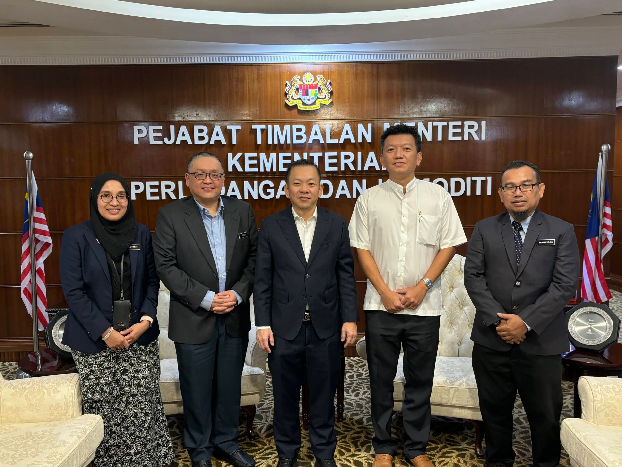 联合马六甲集团在沙巴大种可可 陈泓缣：种植部全力支持