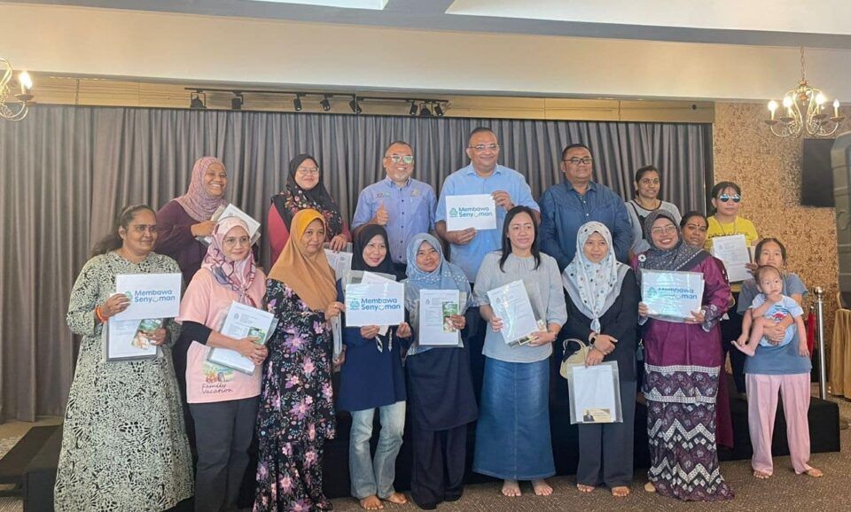 乌雪20妇女获赞助主妇社险 沙迪亚：保护她们与家人的生活