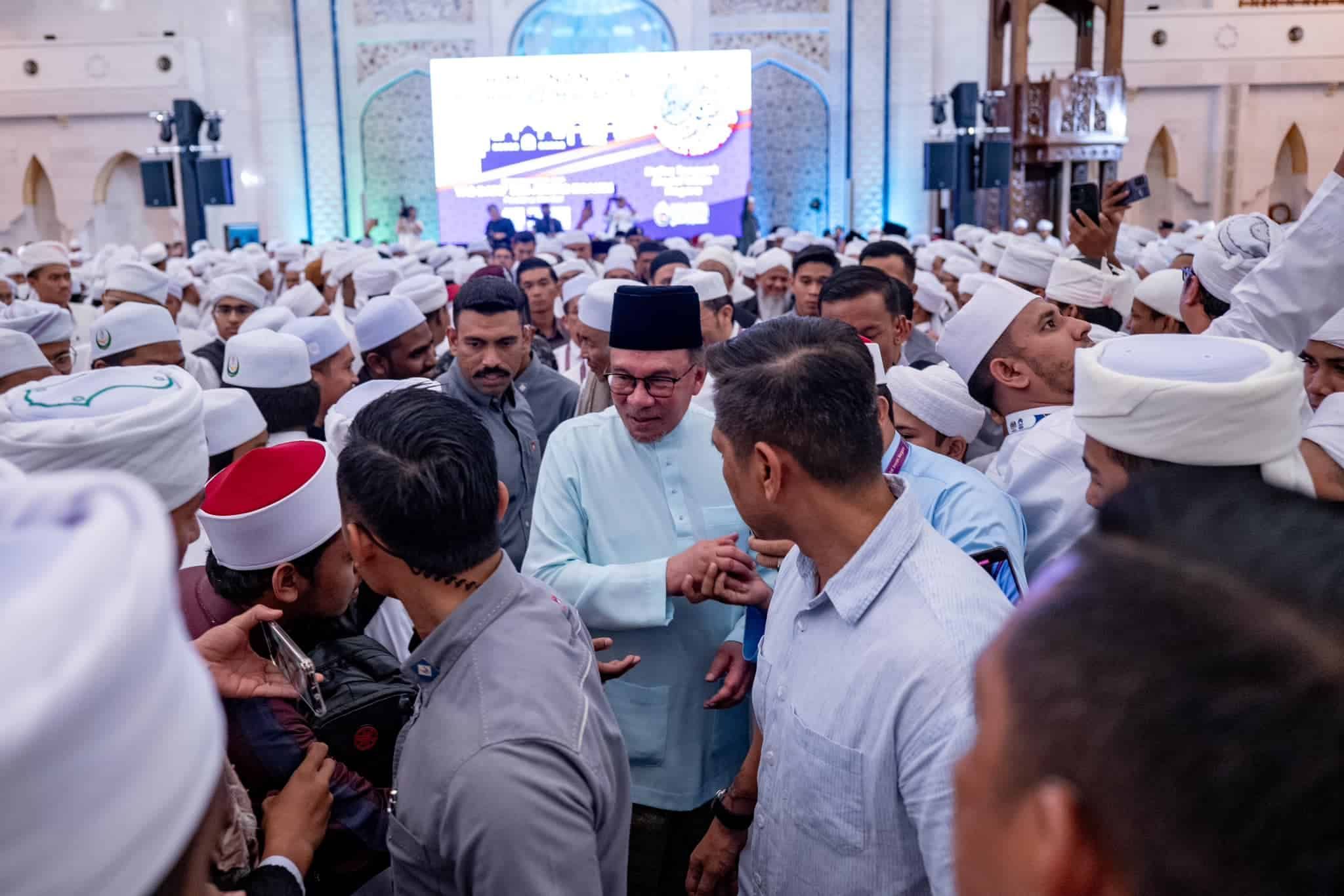 安华吁穆斯林奉先知为楷模