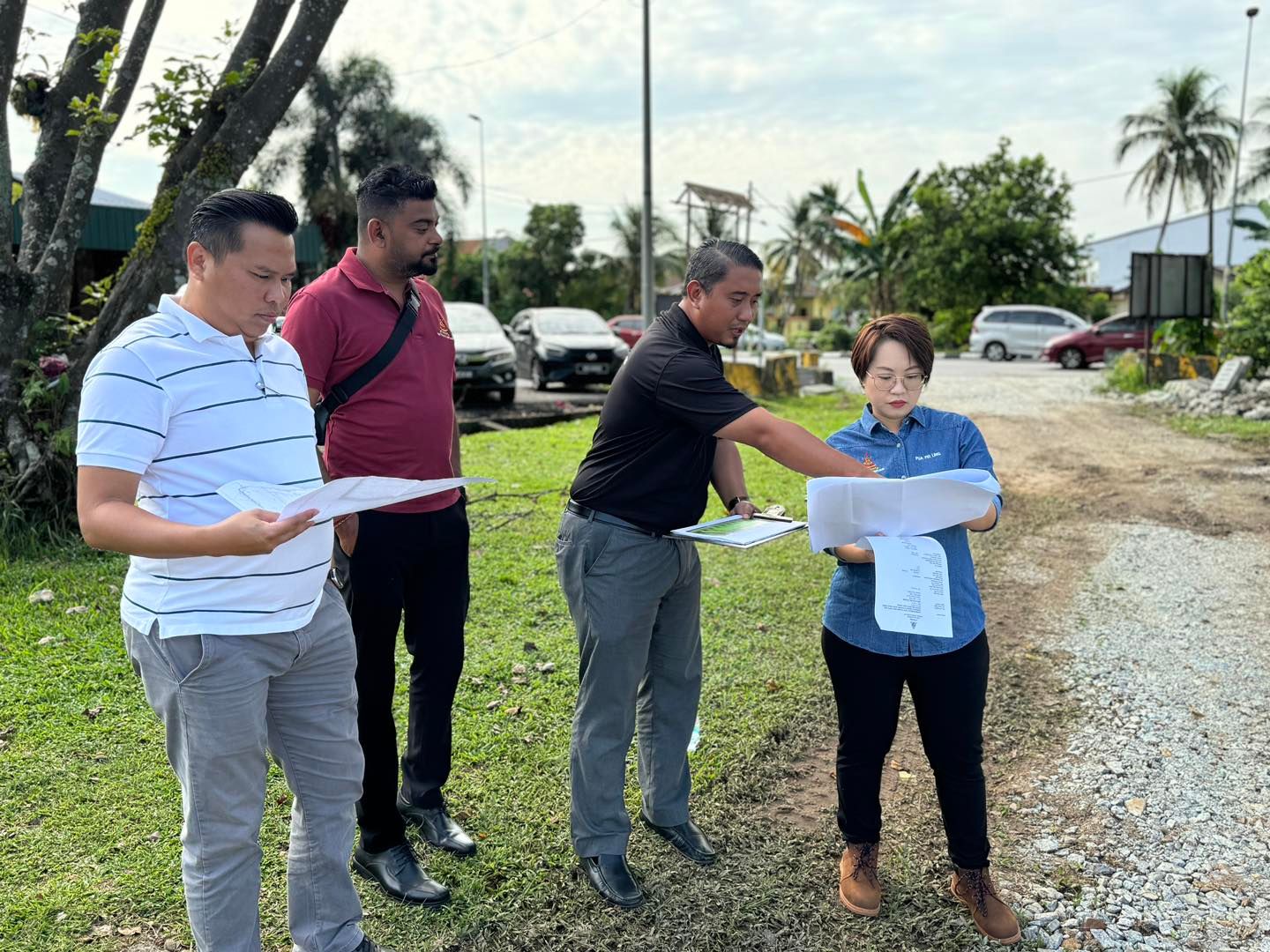 视察选区2项提升工程  潘佩玲确保居民安居乐业