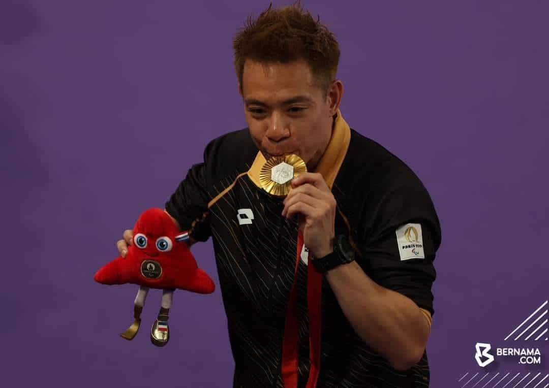 【巴黎残奥会】谢儮好两局直落 卫冕羽球男单金牌